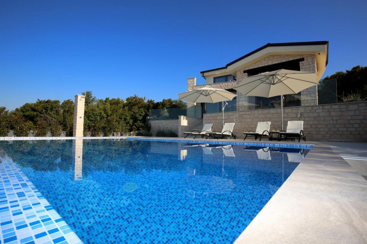 Villa Infinity Smrika Exterior photo